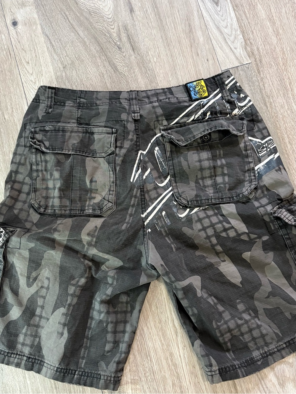 Ocean and Earth camo cargo shorts men’s size 32
